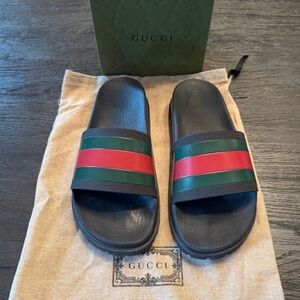 Gucci Unisex Web rubber slide sandal